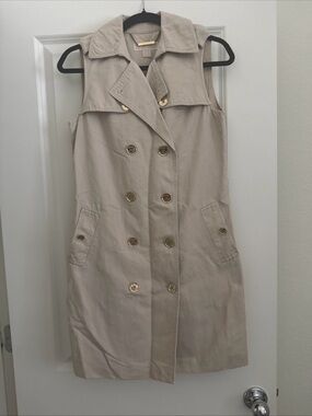 MICHAEL Michael Kors Beige Sleeveless Trench with Gold Detail